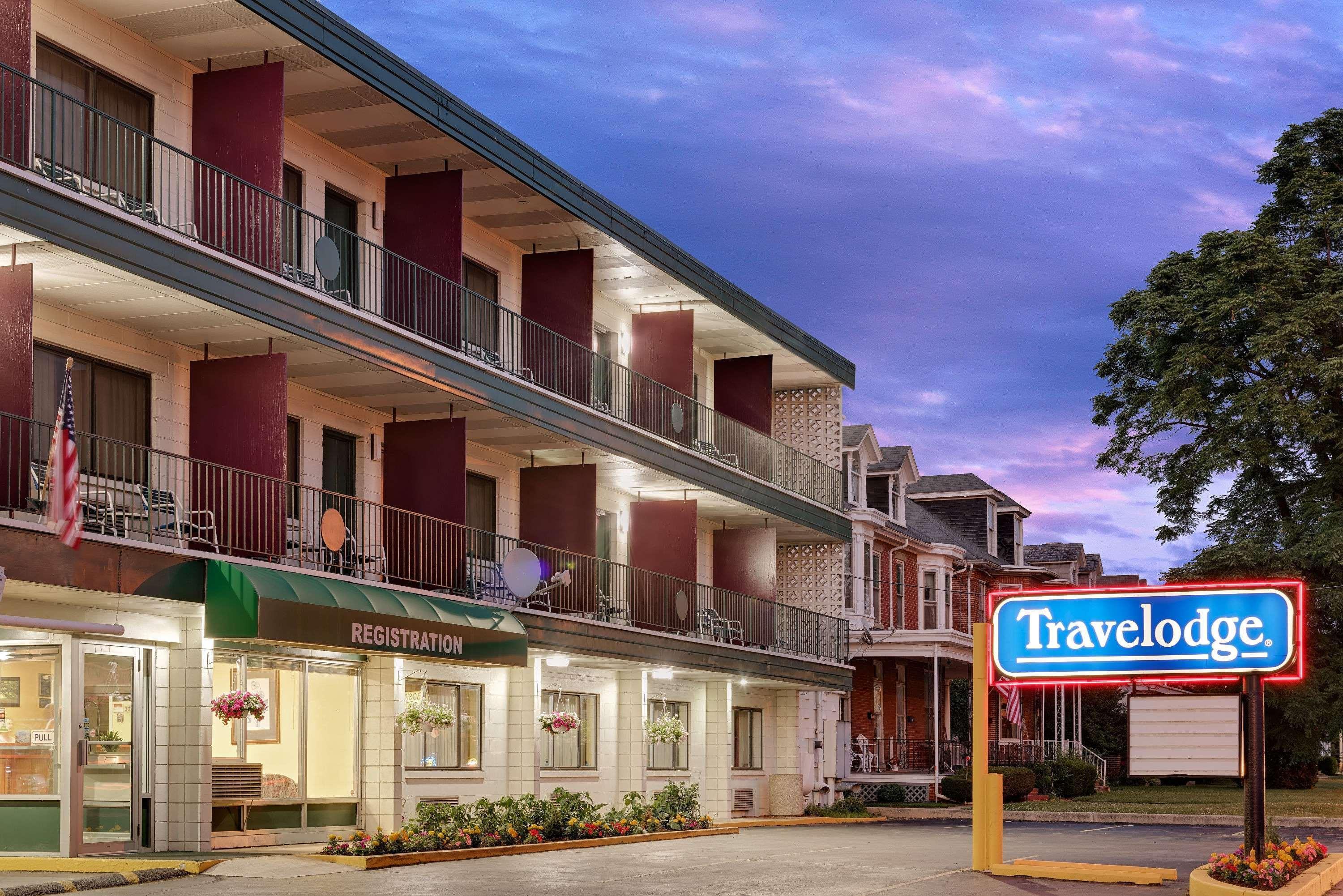 Travelodge By Wyndham Chambersburg Exterior photo